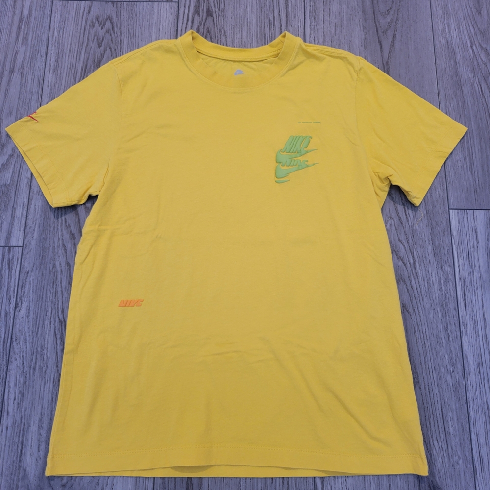Nike Men's Large Yellow T-Shirt